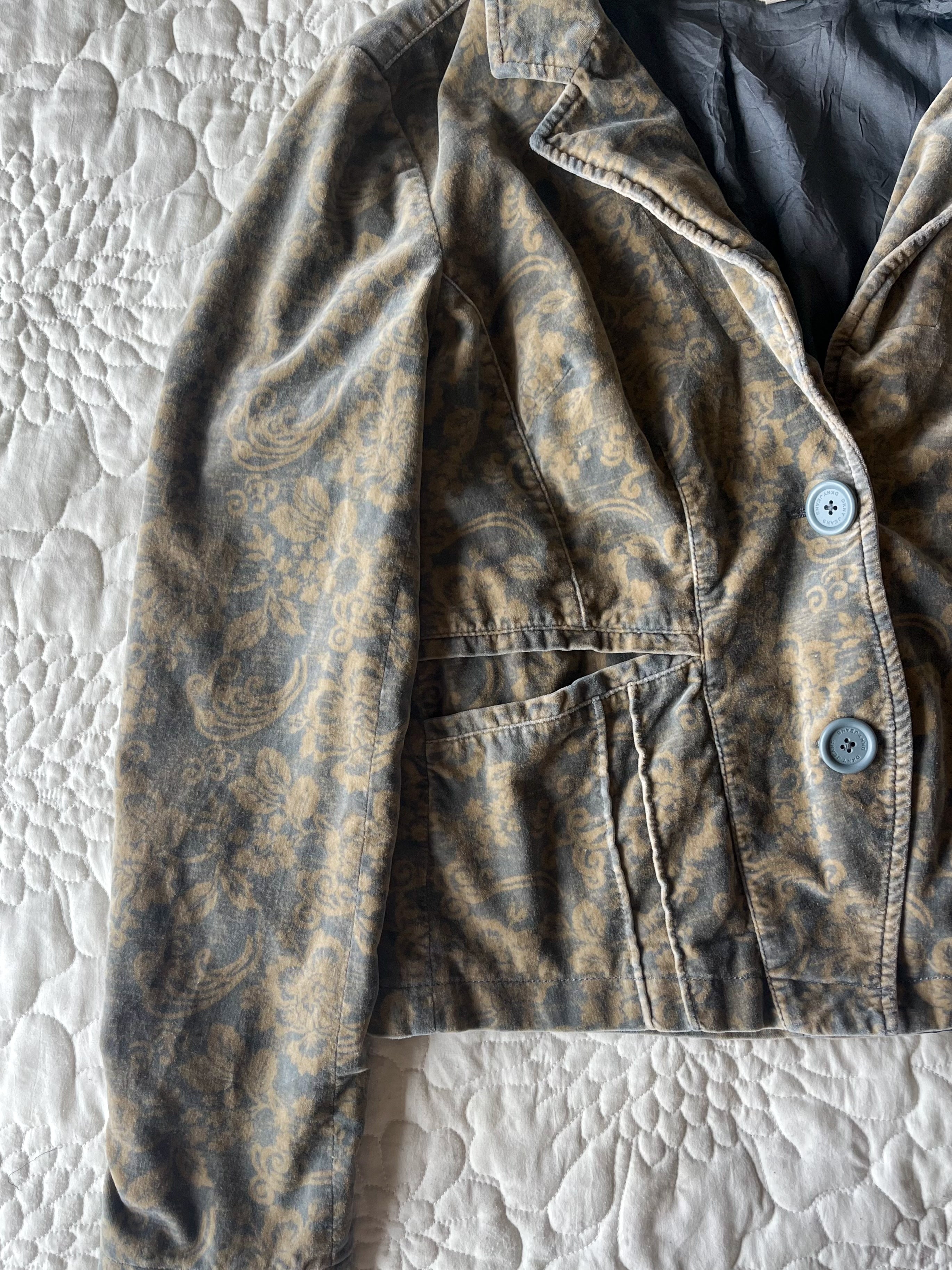 Gold & Gray Paisley Velvet Blazer
